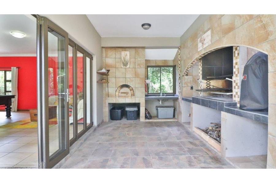 6 Bedroom Property for Sale in Lovemore Park Eastern Cape